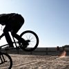 自転車に乗っていると風でスカートがめくれる 対処法は Bicycle Post