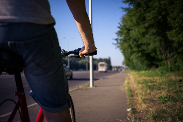 ロードバイクとクロスバイクのグリップの交換方法を紹介