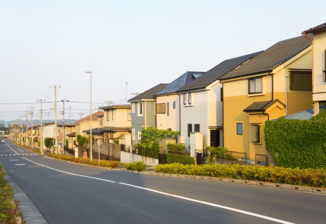車道を走る自転車は邪魔者？どこを走れば安全に走れる？