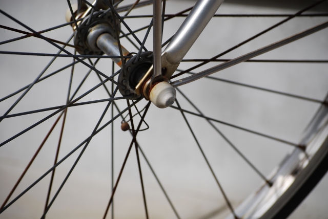 自転車スポークのテンションは緩んでない？調整方法ご紹介！