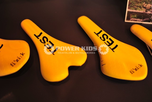 プロ推薦のロードバイクでお尻が痛くならないサドルメーカー